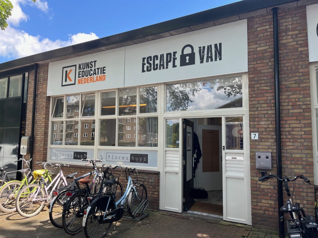 Bedrijfspand te huur Van Triest