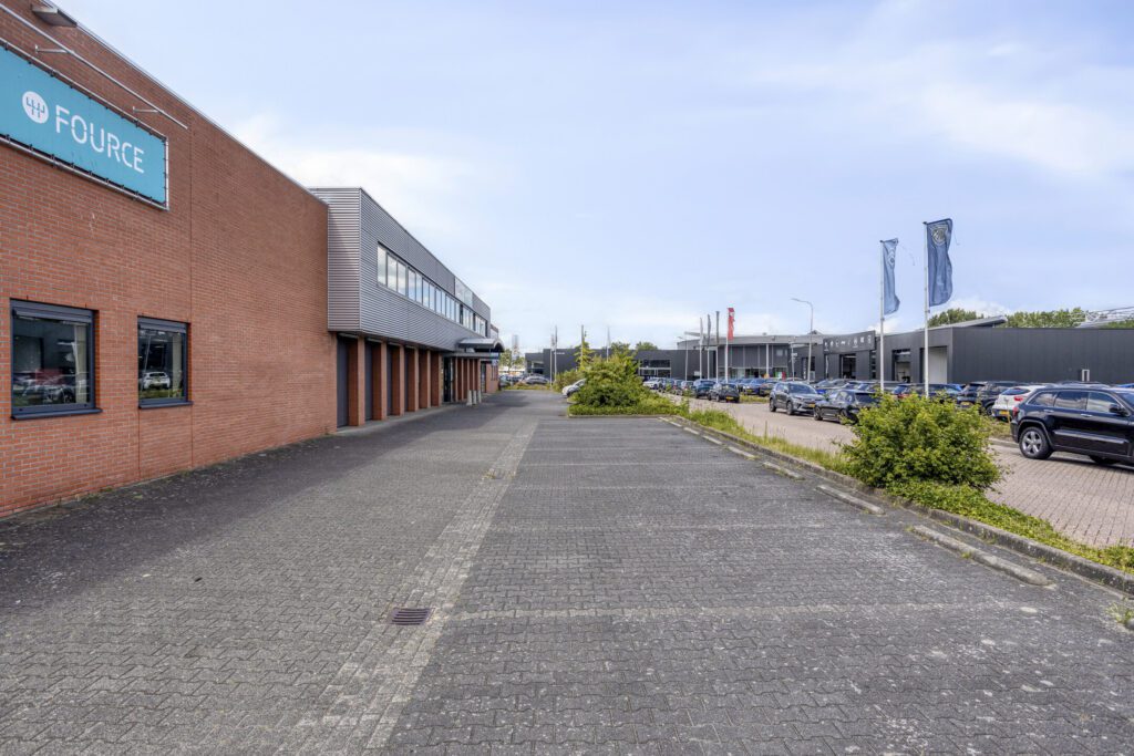Bedrijfsruimte Zwolle te huur Van Triest